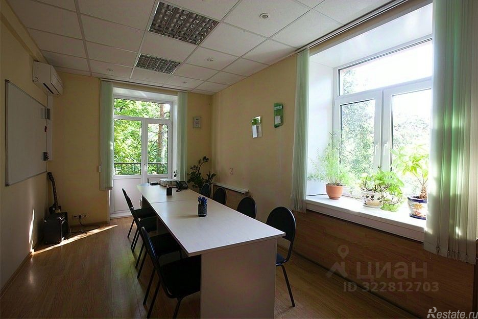 Продажа отдельного здания улица Сурикова,  д. 24