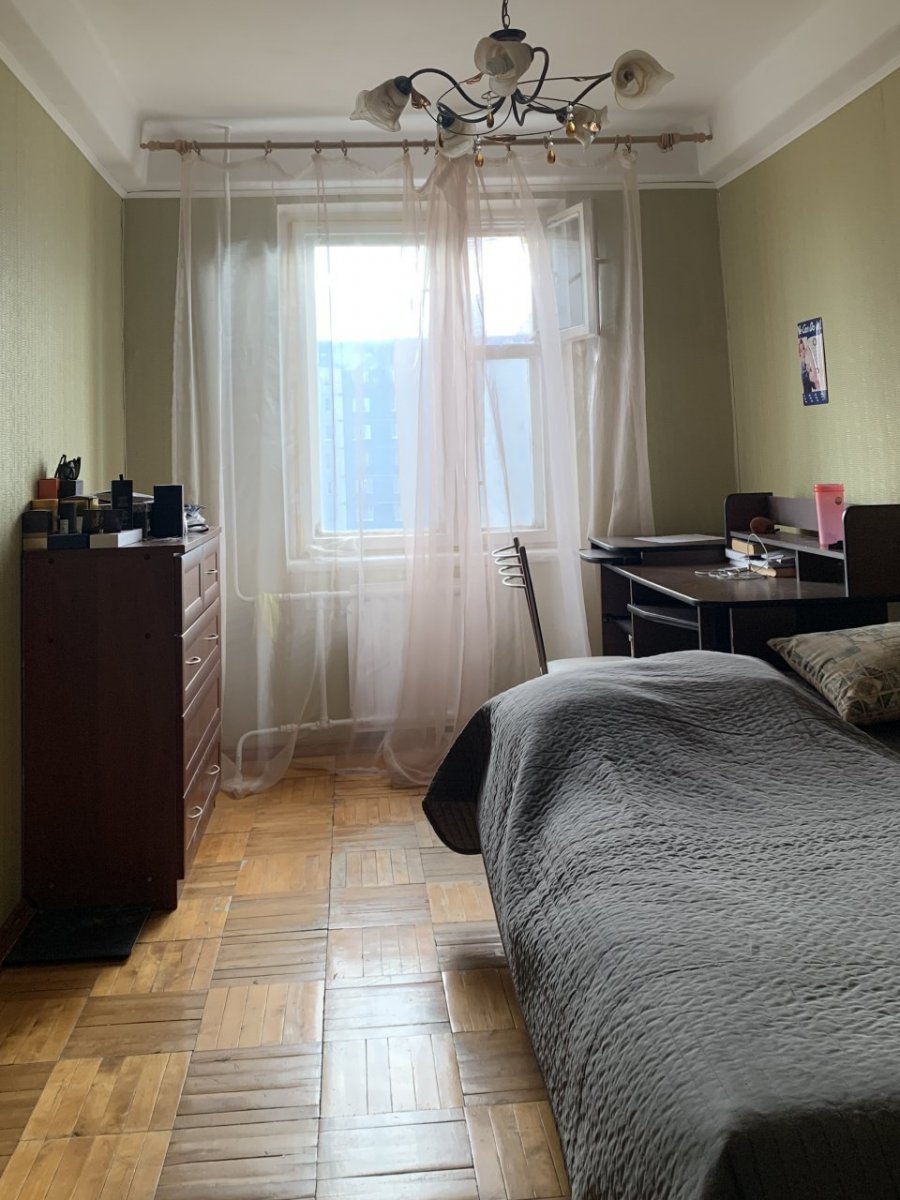 Продажа 4-комн квартиры на вторичном рынке Колпино г., Тверская ул. ,  д. 33