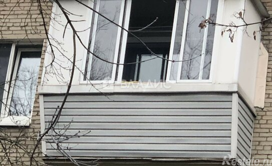 Продажа 2-комн квартиры на вторичном рынке улица Адмирала Макарова,  д. 9