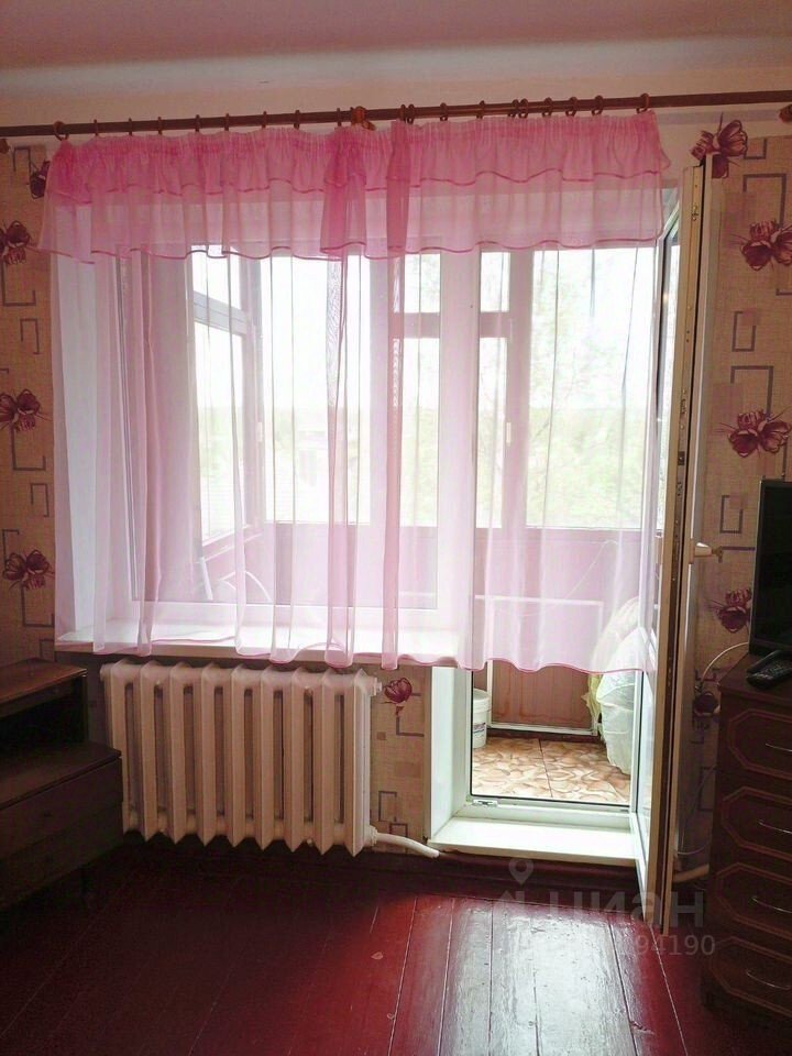 Продажа 1-комн квартиры на вторичном рынке пос. Мга, улица Дзержинского, 2