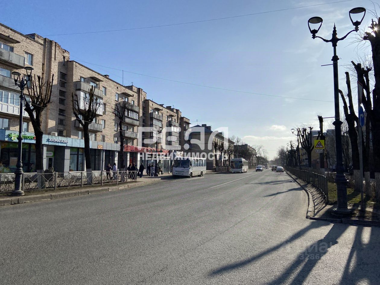 Продажа 2-комн квартиры на вторичном рынке Гатчина, проспект 25 Октября, 51