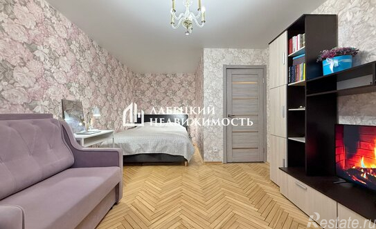 Продажа 1-комн квартиры на вторичном рынке Белградская ул,  д. 18