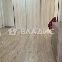 Продажа 3-комн квартиры на вторичном рынке ул Авиаконструктора Петлякова,  д. 11
