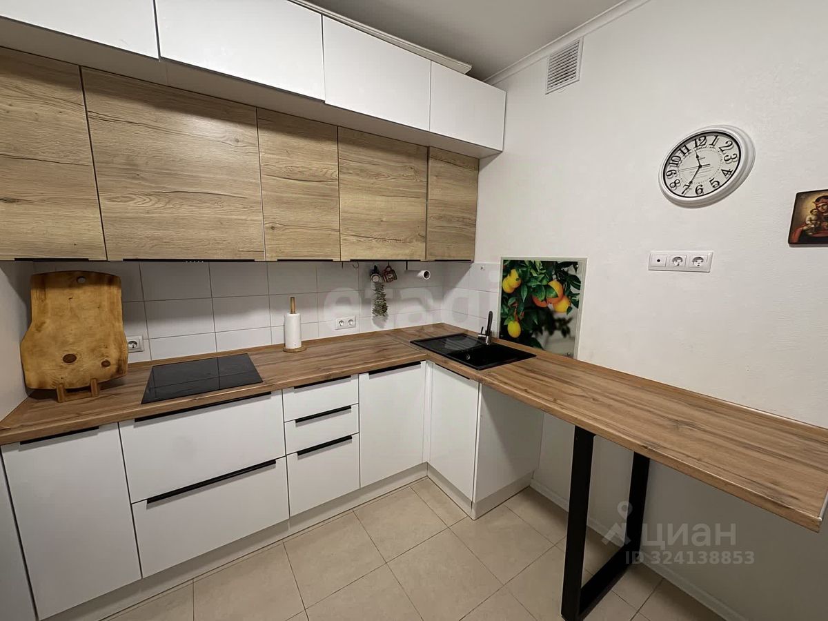 Продажа 1-комн квартиры на вторичном рынке улица Михайлова, 30Ак1