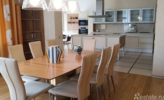 Продажа 4-комн квартиры на вторичном рынке Петровский пр-кт,  д. 1