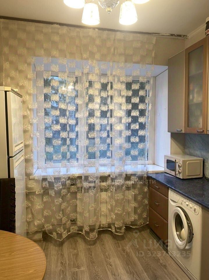 Продажа 3-комн квартиры на вторичном рынке улица Смолячкова, 14К2