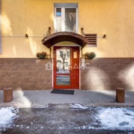 Продажа 4-комн квартиры на вторичном рынке улица Блохина,  д. 13