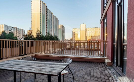 Продажа 2-комн квартиры на вторичном рынке улица Дыбенко