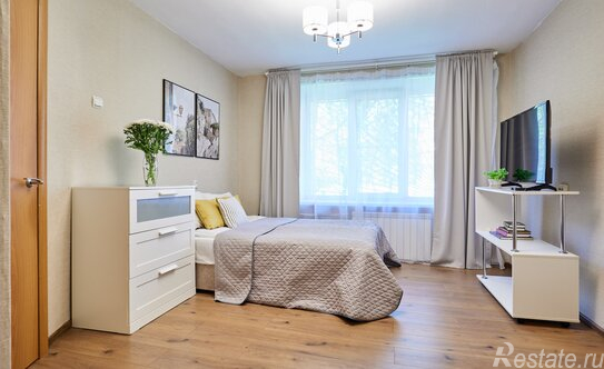 Продажа 1-комн квартиры на вторичном рынке улица Ленсовета,  д. 67 к2