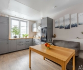 Продать Квартиры вторичка Маршала Блюхера пр-кт  7 3