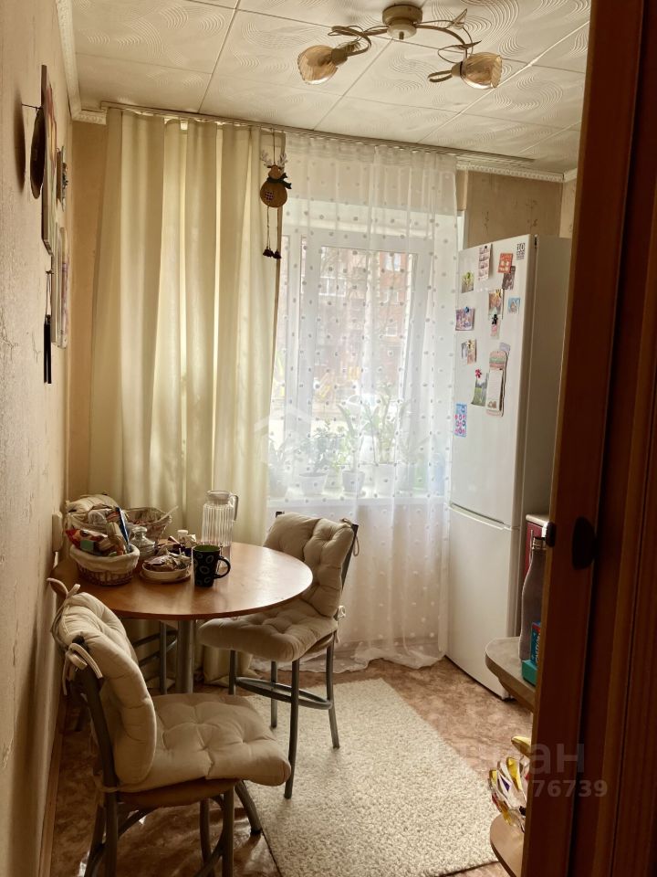 Продажа 1-комн квартиры на вторичном рынке Петергоф, улица Шахматова, 4к1
