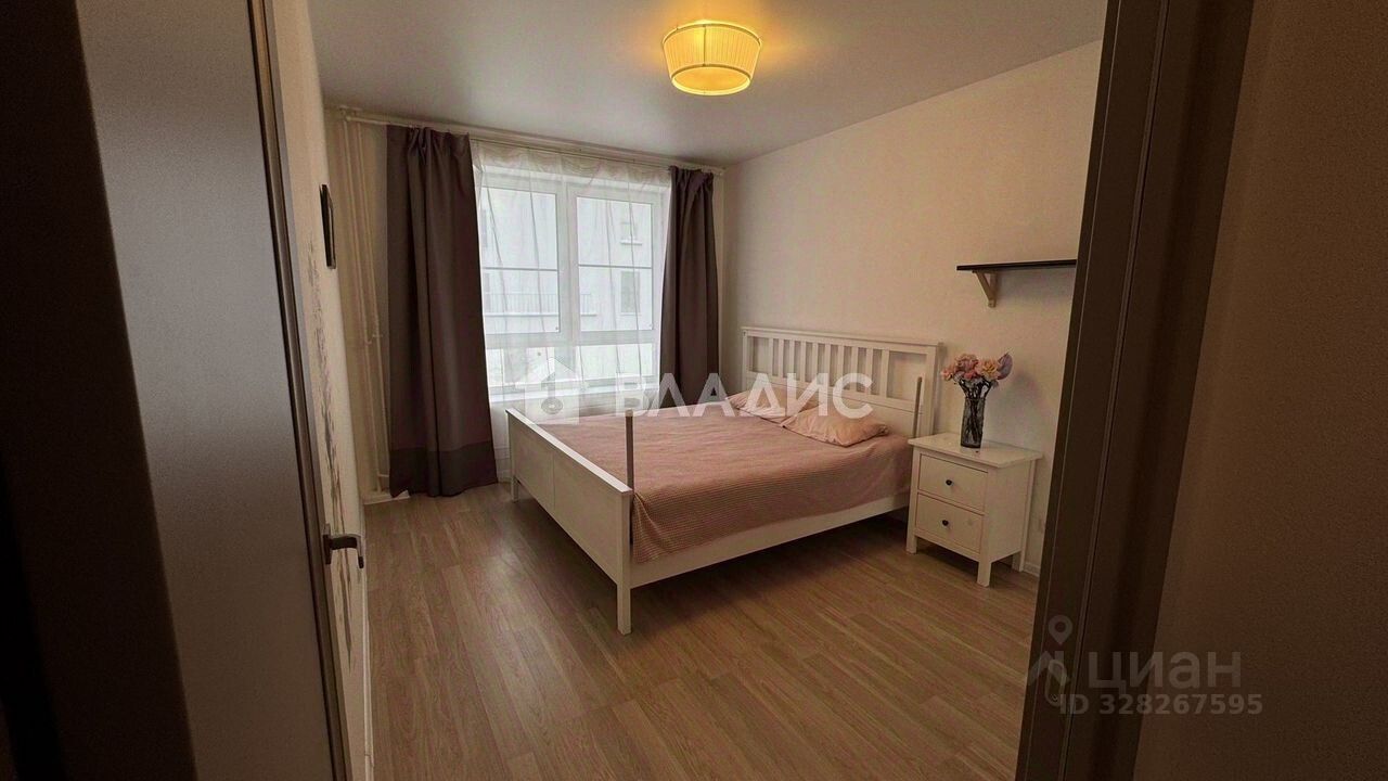 Продажа 2-комн квартиры на вторичном рынке улица Саларьевская, 10к1