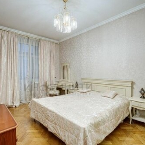 4-комн квартира улица Машкова