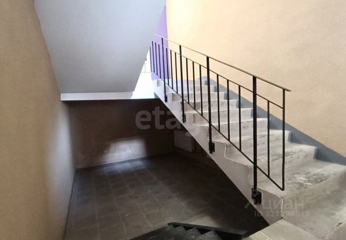 Продажа 2-комн квартиры на вторичном рынке д. Юкки, улица Тенистая, 11к2