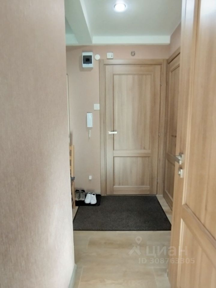 Продажа 2-комн квартиры на вторичном рынке проспект Художников, 5К3