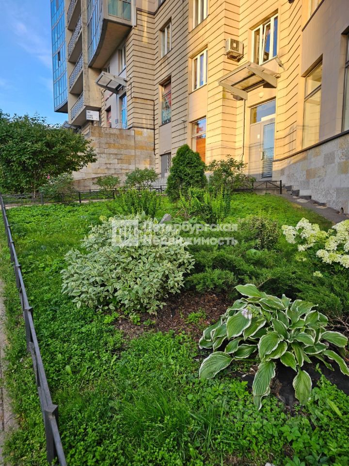 Продажа 4-комн квартиры на вторичном рынке проспект Энгельса, 93