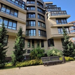 Продажа 3-комн квартиры на вторичном рынке Новогорск, Заречная улица,  д. 6 к1