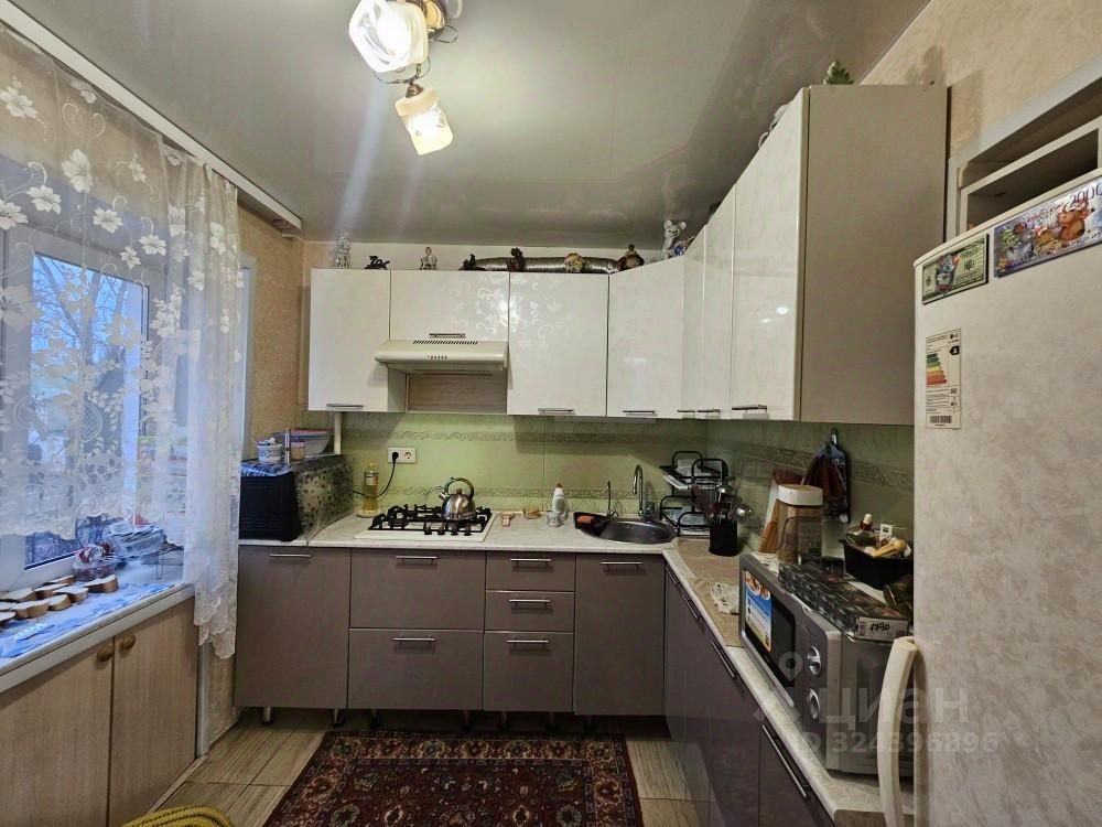 Продажа 2-комн квартиры на вторичном рынке Центральный мкр, улица Рабочая,  д. 3