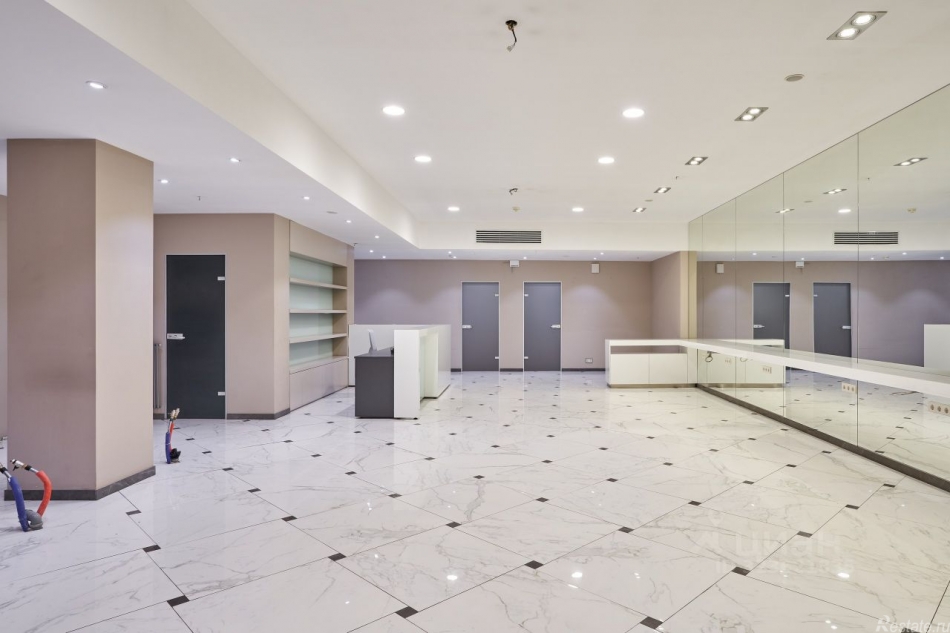 Аренда торгового помещения Первомайская улица,  д. 42