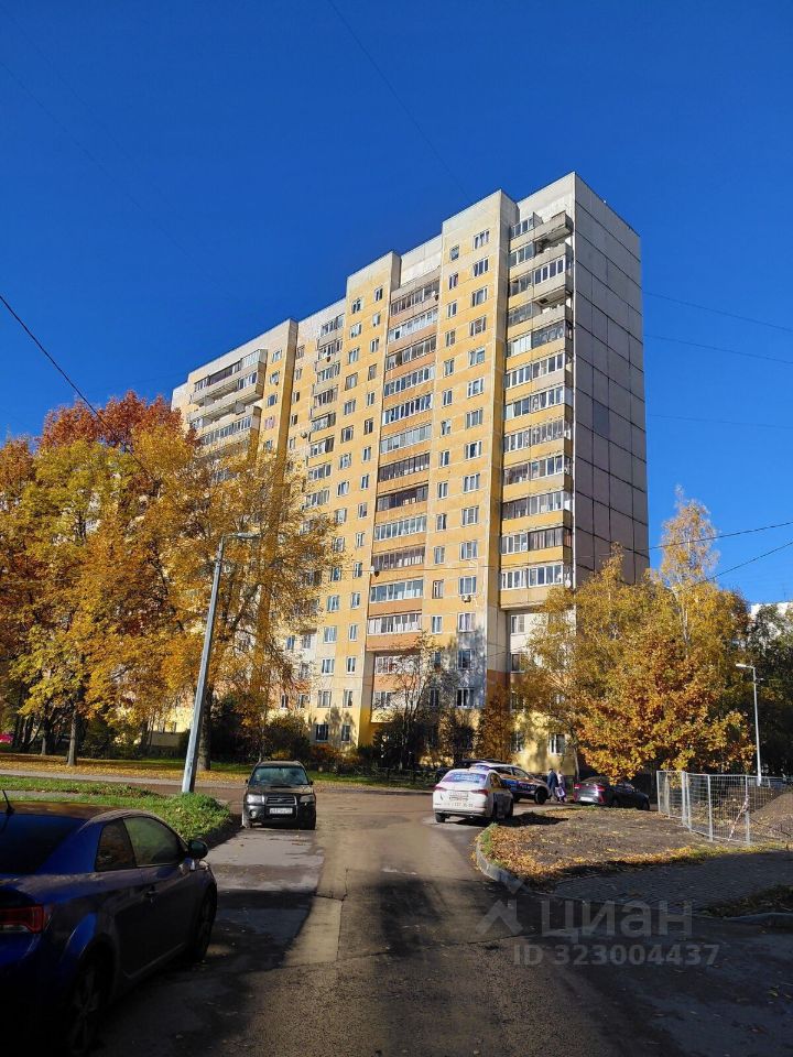 Аренда 3-комн квартиры на вторичном рынке улица Маршала Захарова, 30К1