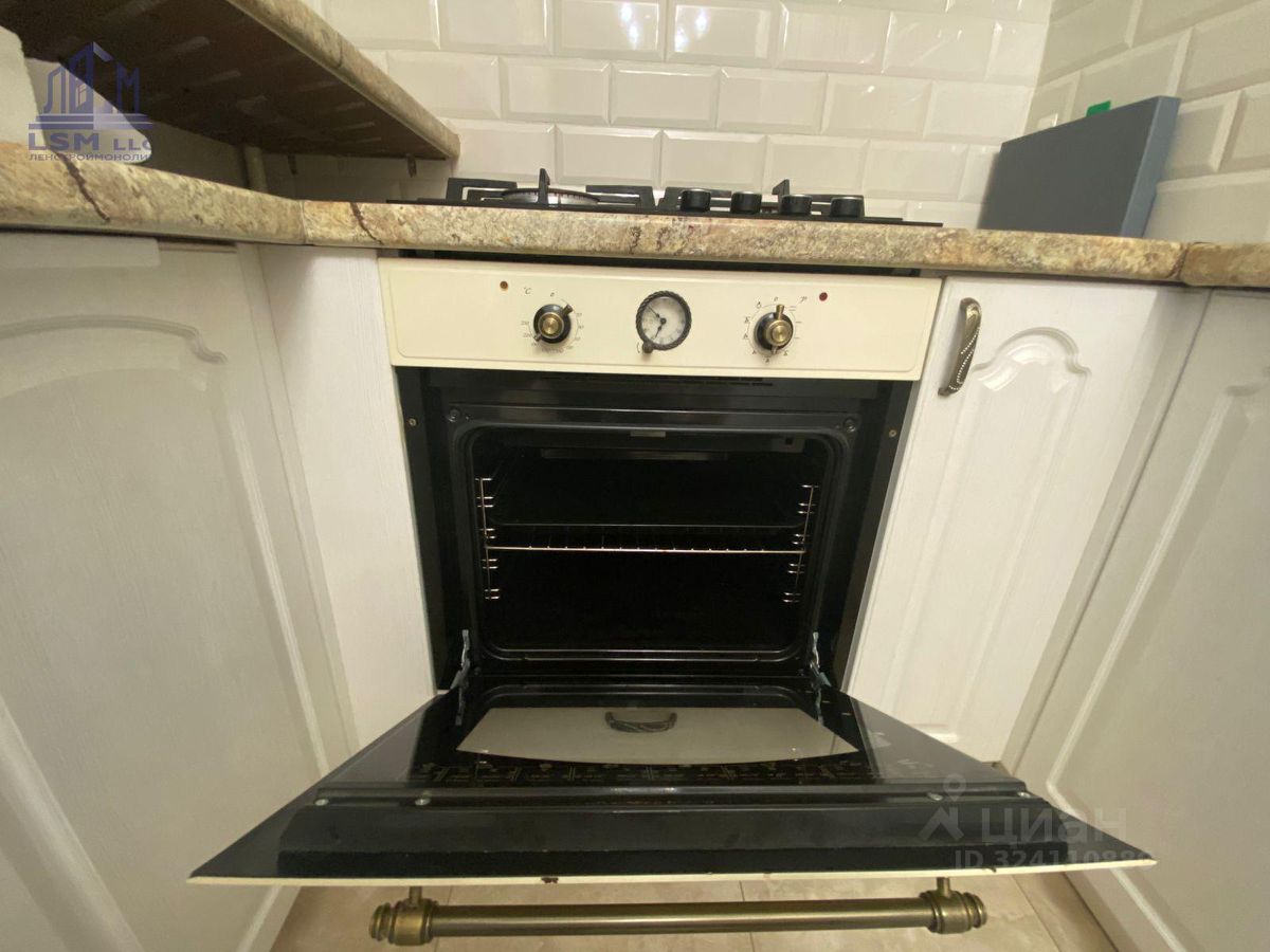 Продажа 3-комн квартиры на вторичном рынке улица Кустодиева, 12