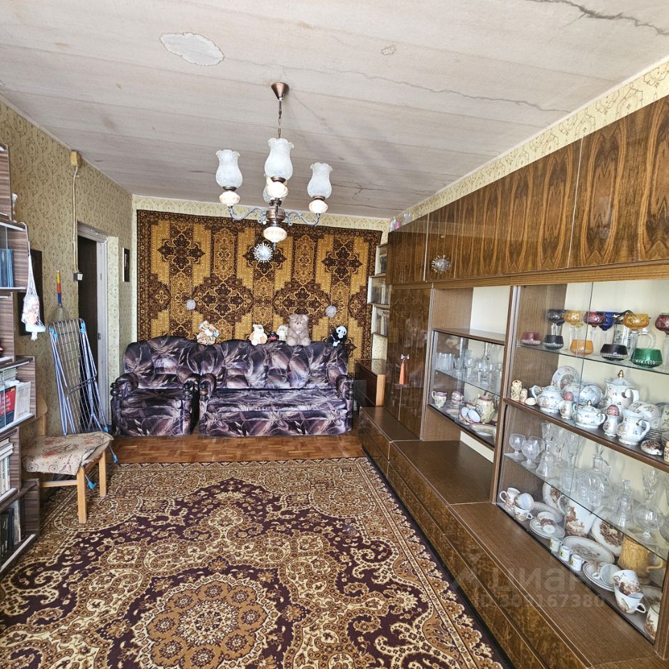 Аренда 2-комн квартиры на вторичном рынке Новоясеневский проспект, 32К1