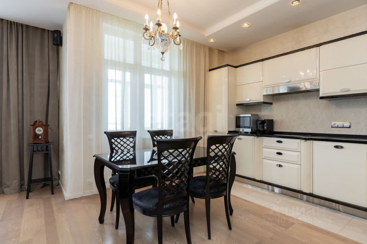 Продажа 4-комн квартиры на вторичном рынке улица Авиаконструктора Микояна, 14к4