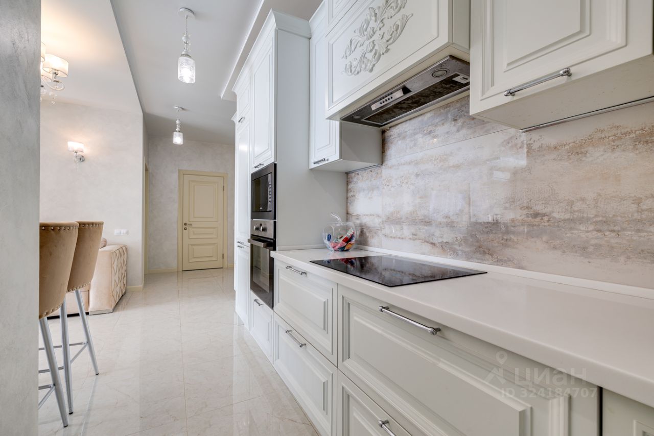 Продажа 3-комн квартиры на вторичном рынке улица Покрышкина, 8