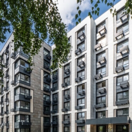 Продажа 2-комн квартиры на вторичном рынке улица Корнейчука,  д. 27