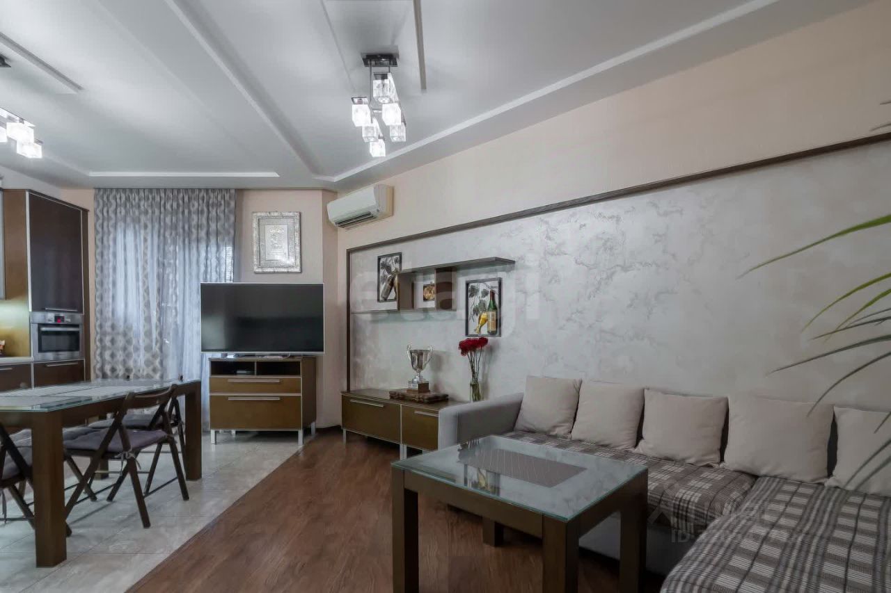 Продажа 3-комн квартиры на вторичном рынке Коломяжский проспект, 15к2