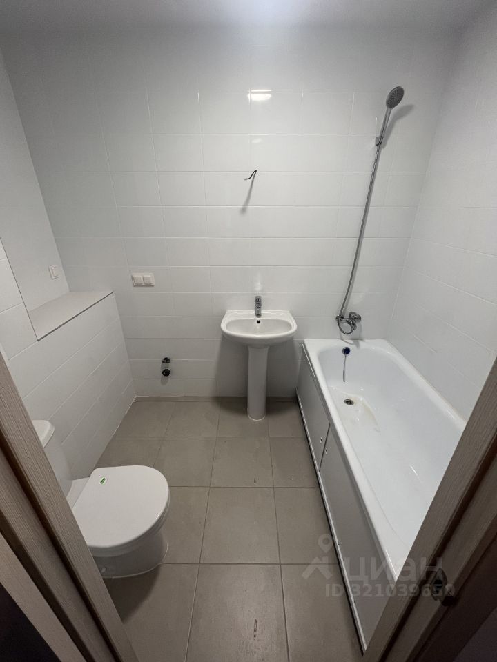 Продажа 3-комн квартиры на вторичном рынке Кудрово г., улица Центральная, 8к1