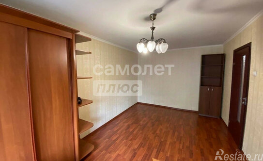 Продажа 1-комн квартиры на вторичном рынке ул Космонавтов,  д. 4