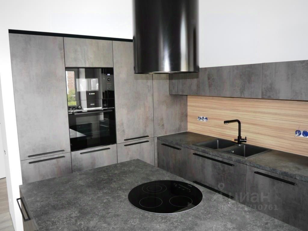 Продажа 6-комн квартиры на вторичном рынке Международный кв-л, Клязьма-Старбеево мкр, улица Береговая, 5