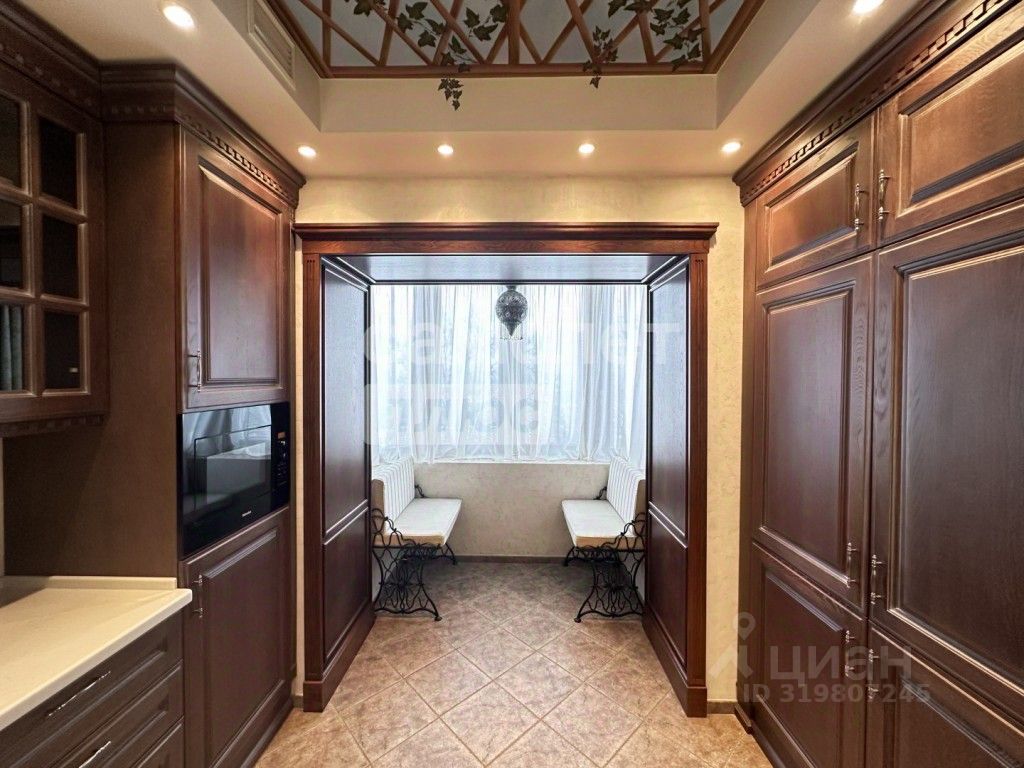 Продажа 6-комн квартиры на вторичном рынке Янтарный проезд, 9