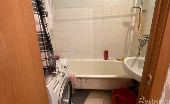 Продажа 1-комн квартиры на вторичном рынке Художников пр-кт,  д. 9,  к. 1