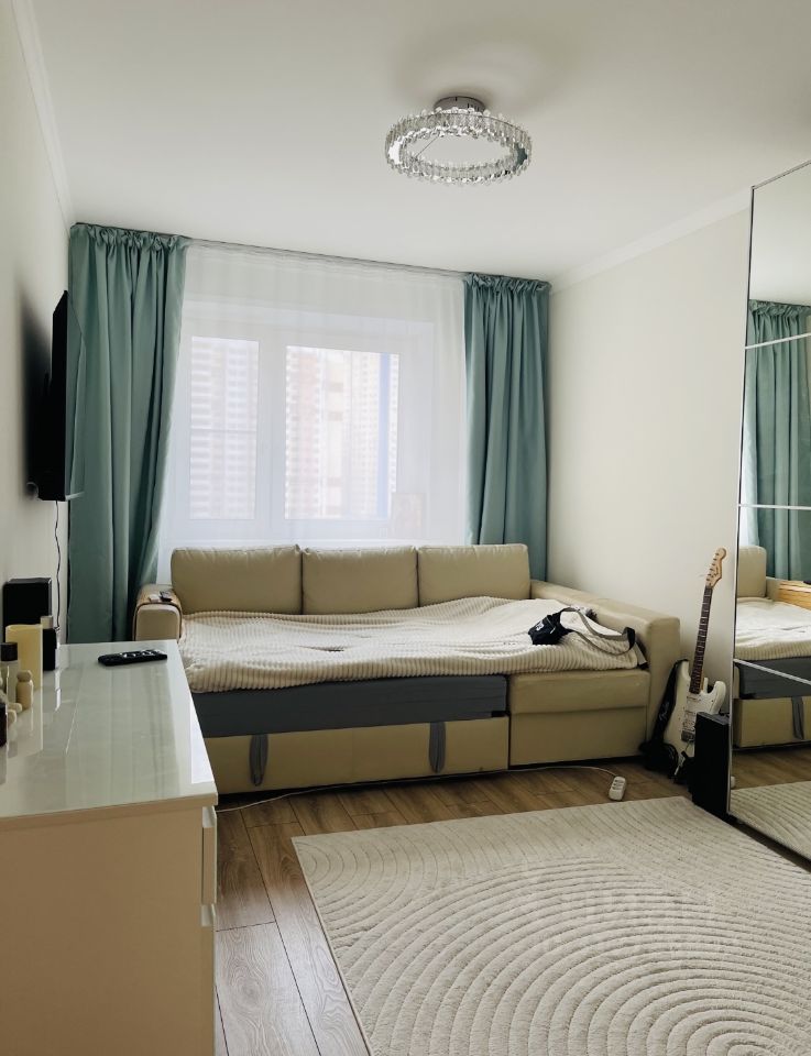 Продажа 2-комн квартиры на вторичном рынке улица Полины Осипенко, 8к2