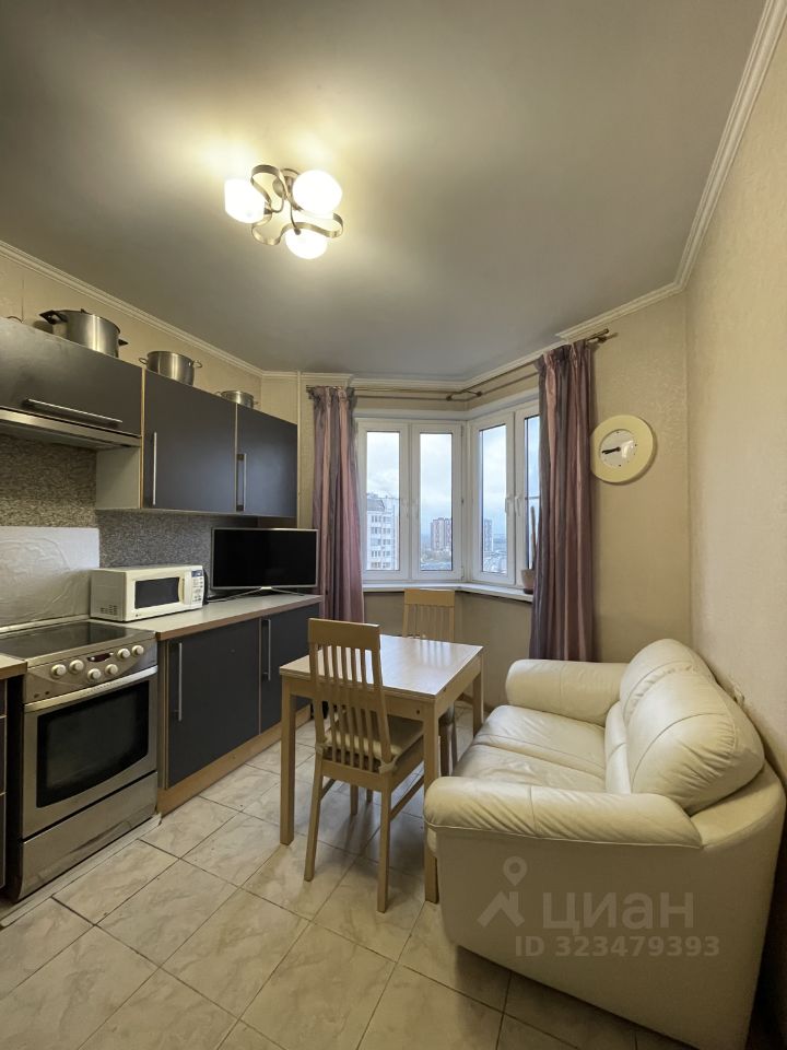 Продажа 2-комн квартиры на вторичном рынке Красногорск, улица Имени Зверева, 6