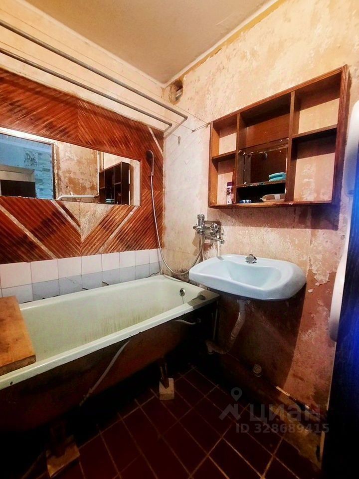 Продажа 3-комн квартиры на вторичном рынке Сланцы, улица Шахтерской Славы, 10