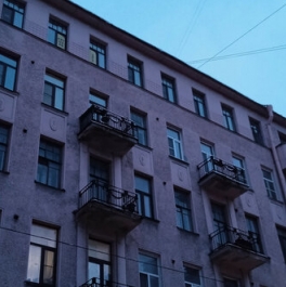 Продажа 4-комн квартиры на вторичном рынке Чкаловский пр-кт