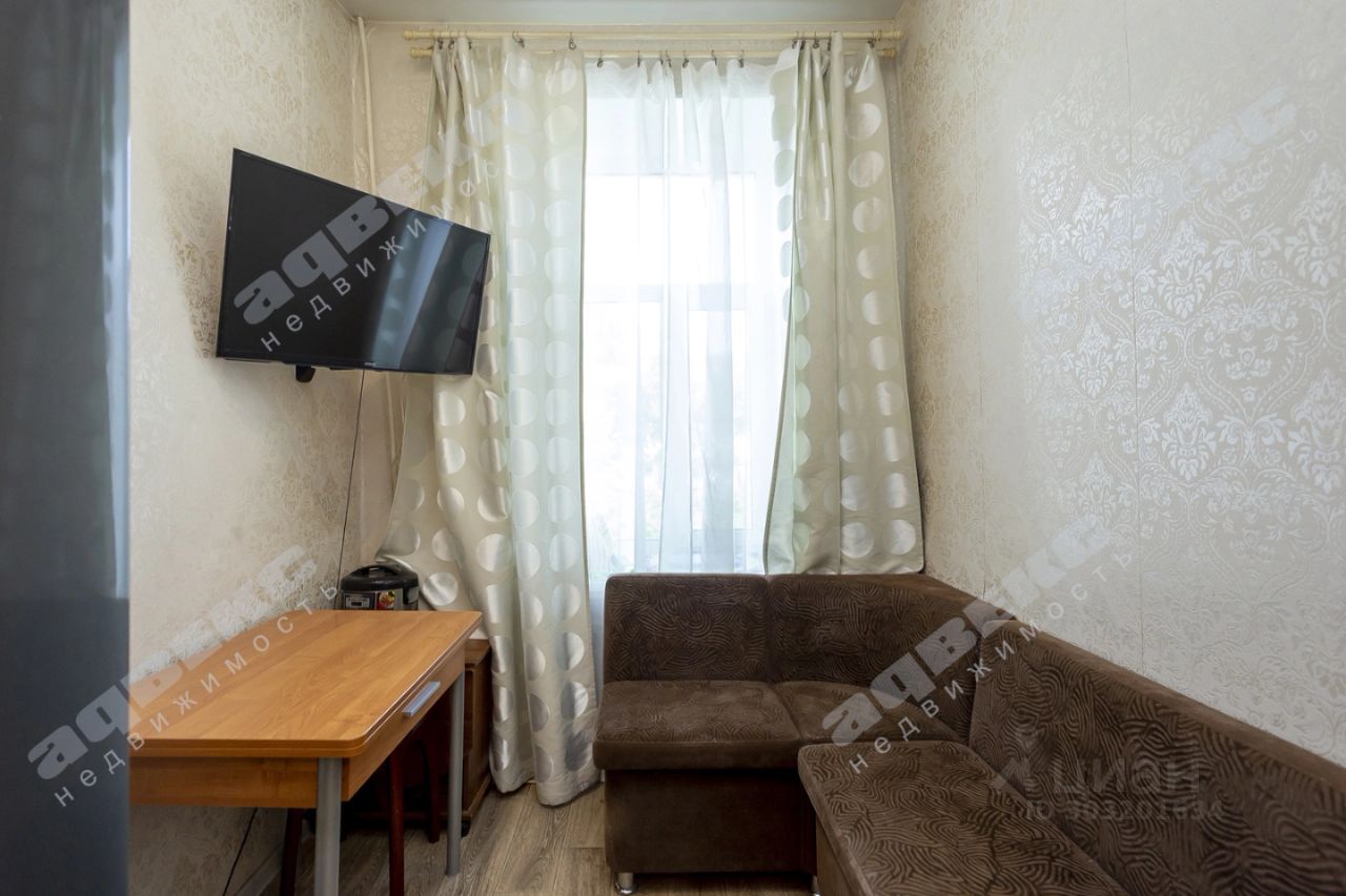 Продажа 2-комн квартиры на вторичном рынке Косая линия, 24/25