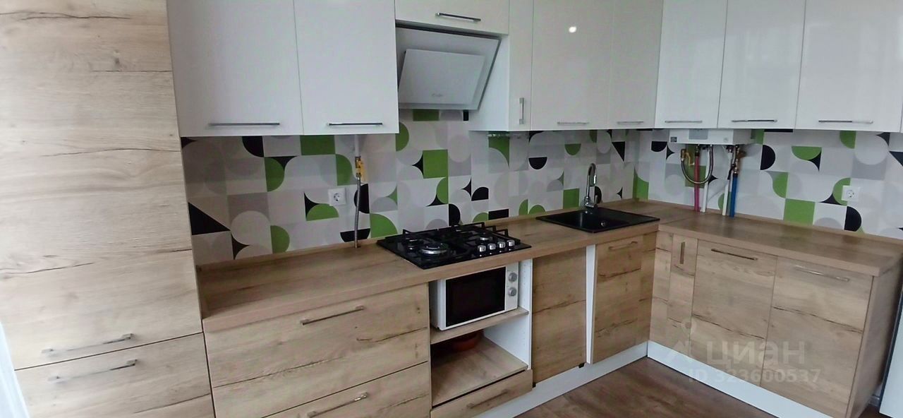 Продажа 3-комн квартиры на вторичном рынке пос. Мещерино, улица 4-й квартал, 10