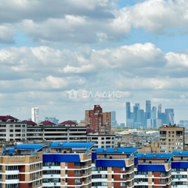 Продажа 2-комн квартиры на вторичном рынке улица Гарибальди,  д. 17 к3