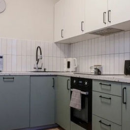 Продажа 2-комн квартиры на вторичном рынке Болотниковская улица,  д. 36 к2