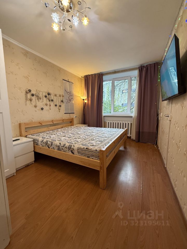 Аренда 2-комн квартиры на вторичном рынке Солнечногорская улица, 17