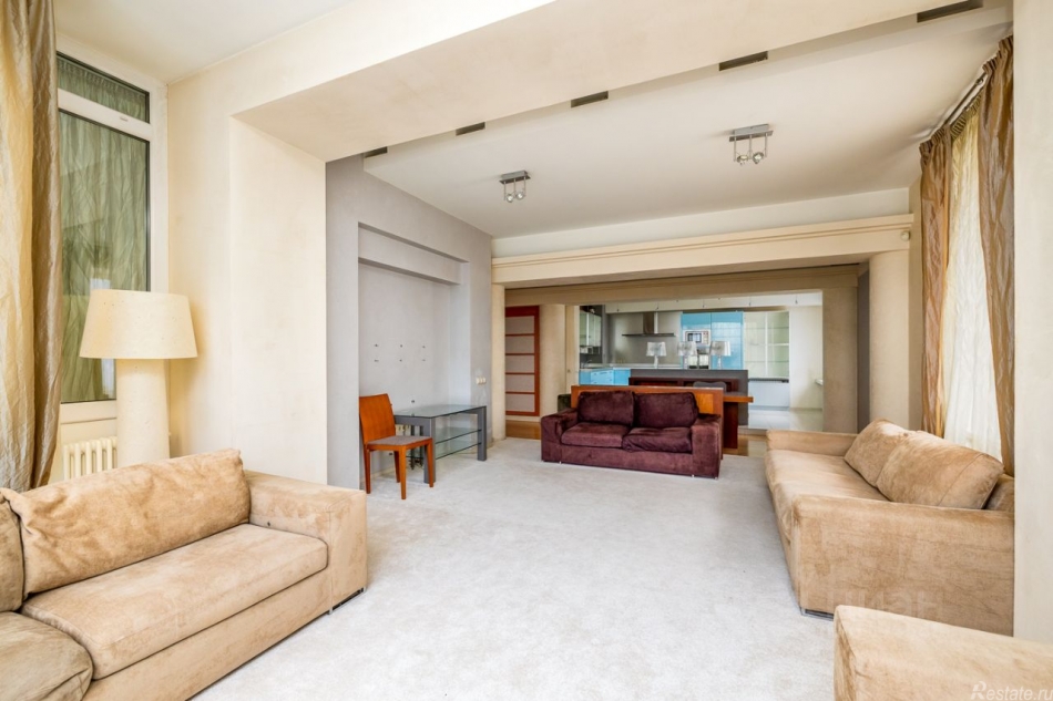 Продажа 4-комн квартиры на вторичном рынке Ордынка Б. ул,  д. 16