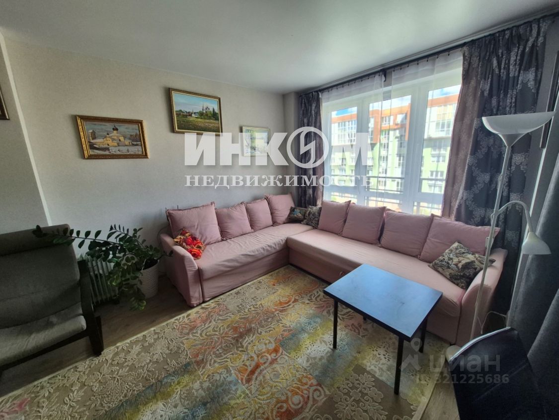 Продажа 3-комн квартиры на вторичном рынке Нахабино пгт, улица Королева, 5