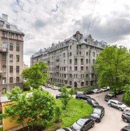 Продажа 2-комн квартиры на вторичном рынке Виленский пер,  д. 17к5