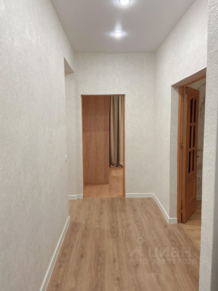 Аренда 3-комн квартиры на вторичном рынке 16-я Васильевского острова линия, 65