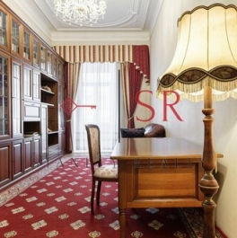 Аренда 4-комн квартиры на вторичном рынке Чайковского ул,  д. 51