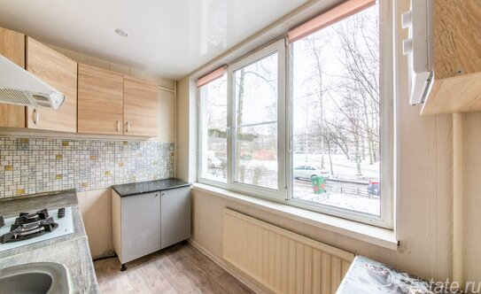 Продажа 3-комн квартиры на вторичном рынке улица Тельмана,  д. 44